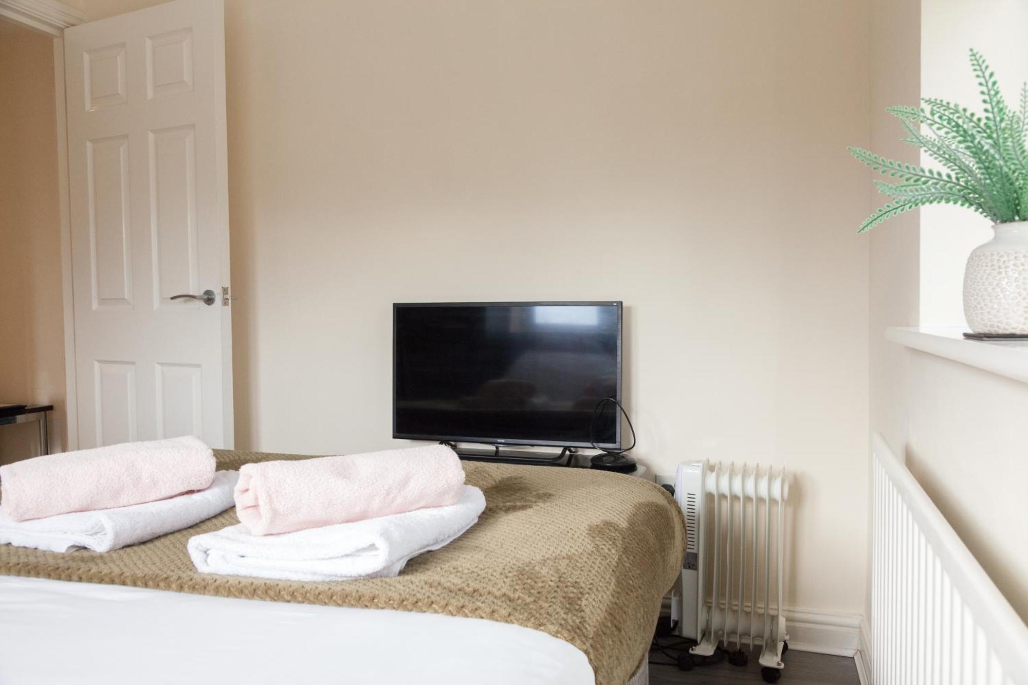 Pinfold Court Apartments Ноусли Экстерьер фото