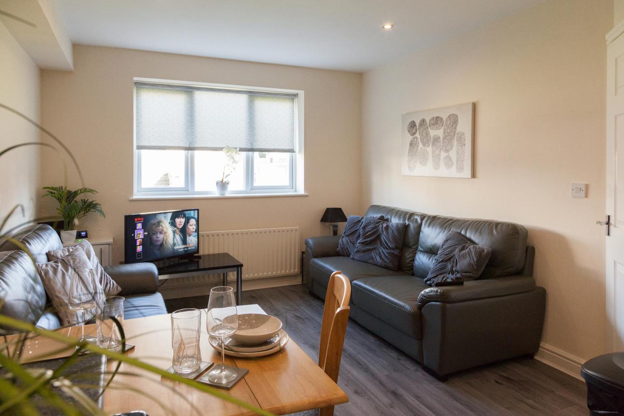 Pinfold Court Apartments Ноусли Экстерьер фото